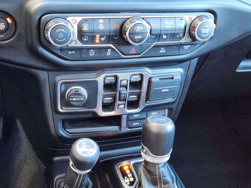 Used 2022 Jeep Wrangler Unlimited Sahara w/ Cold Weather Group image 19