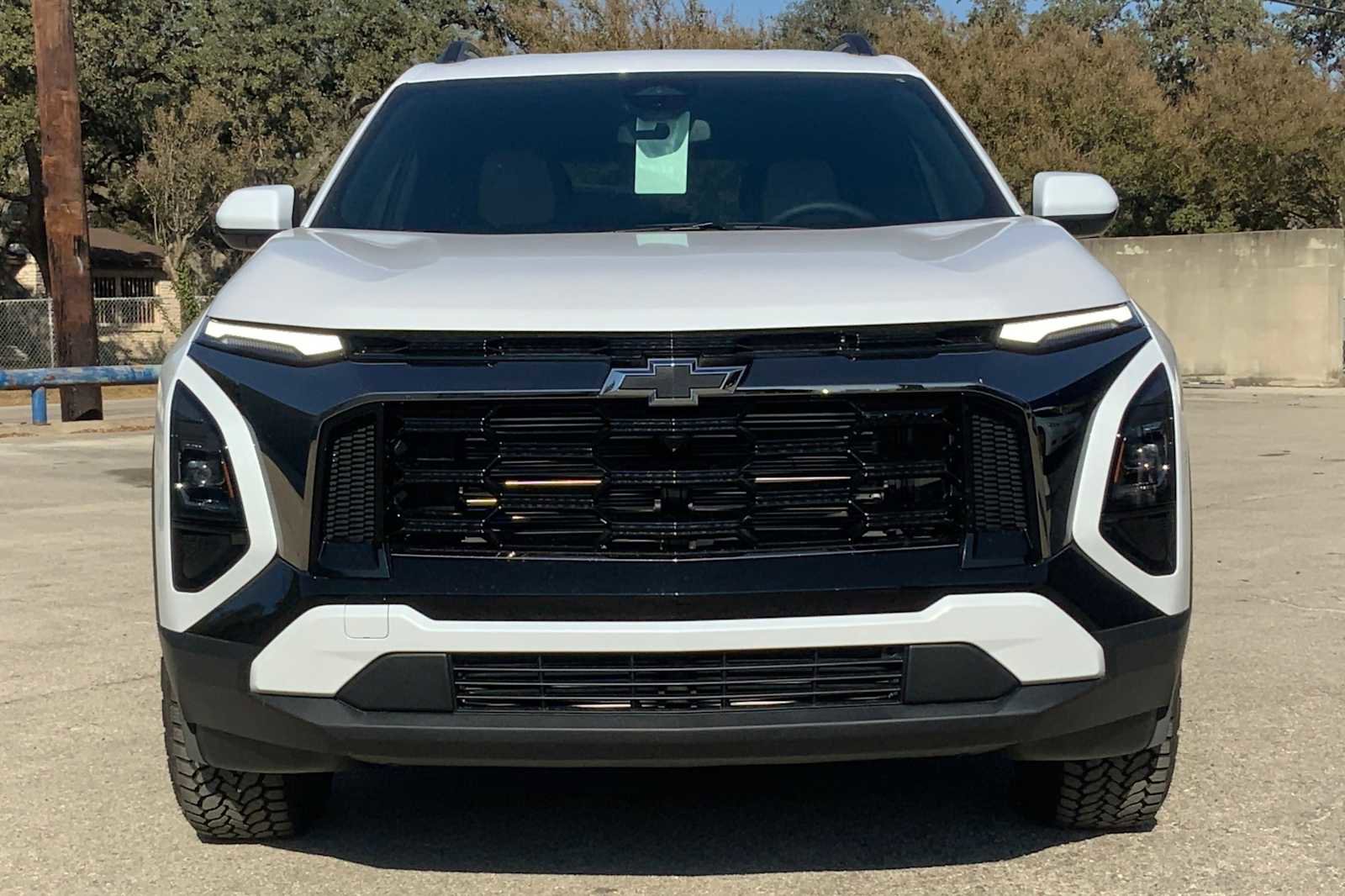 New 2026 Chevrolet Equinox ACTIV image 3