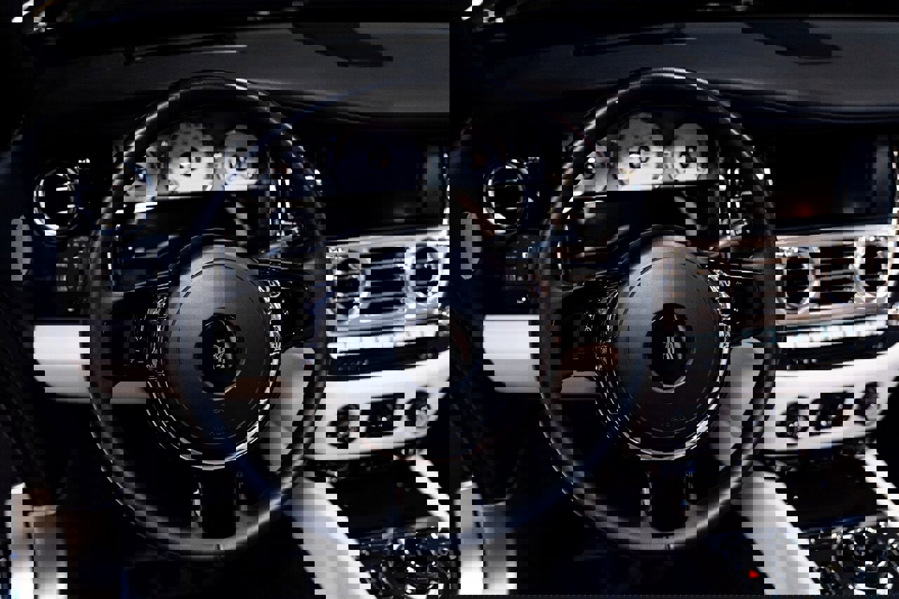 Used 2019 Rolls-Royce Dawn image 19