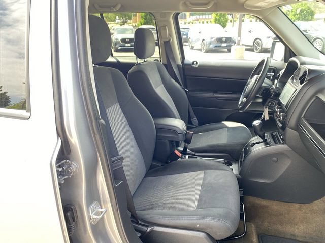 Used 2016 Jeep Patriot Latitude AWD/4WD image 25