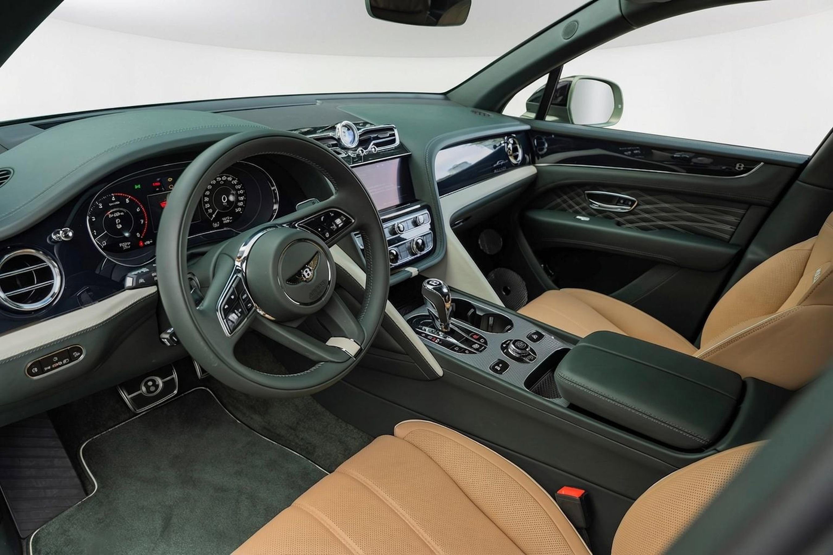 Used 2025 Bentley Bentayga Extended Wheelbase AWD/4WD image 9