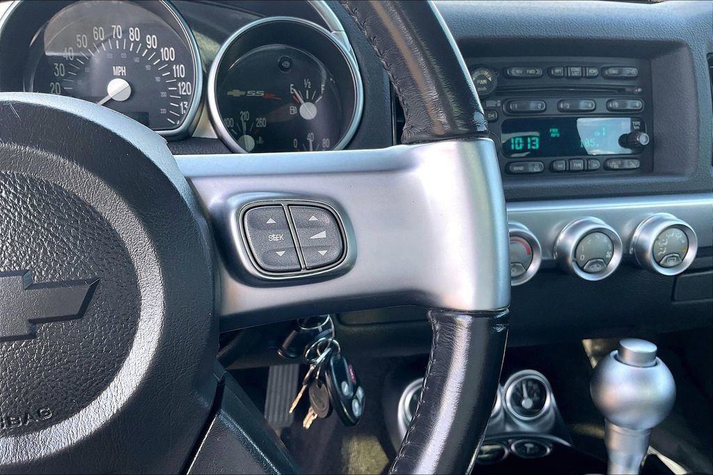 Used 2005 Chevrolet SSR w/ Preferred Equipment Group RWD image 14