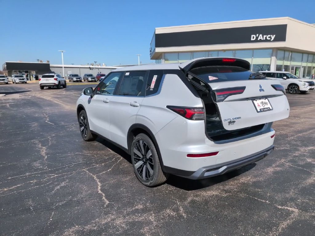 New 2026 Mitsubishi Outlander SE AWD/4WD image 12