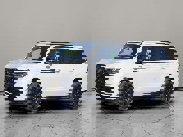 New 2025 Lincoln Navigator Reserve w/ Jet Appearance Package image 3