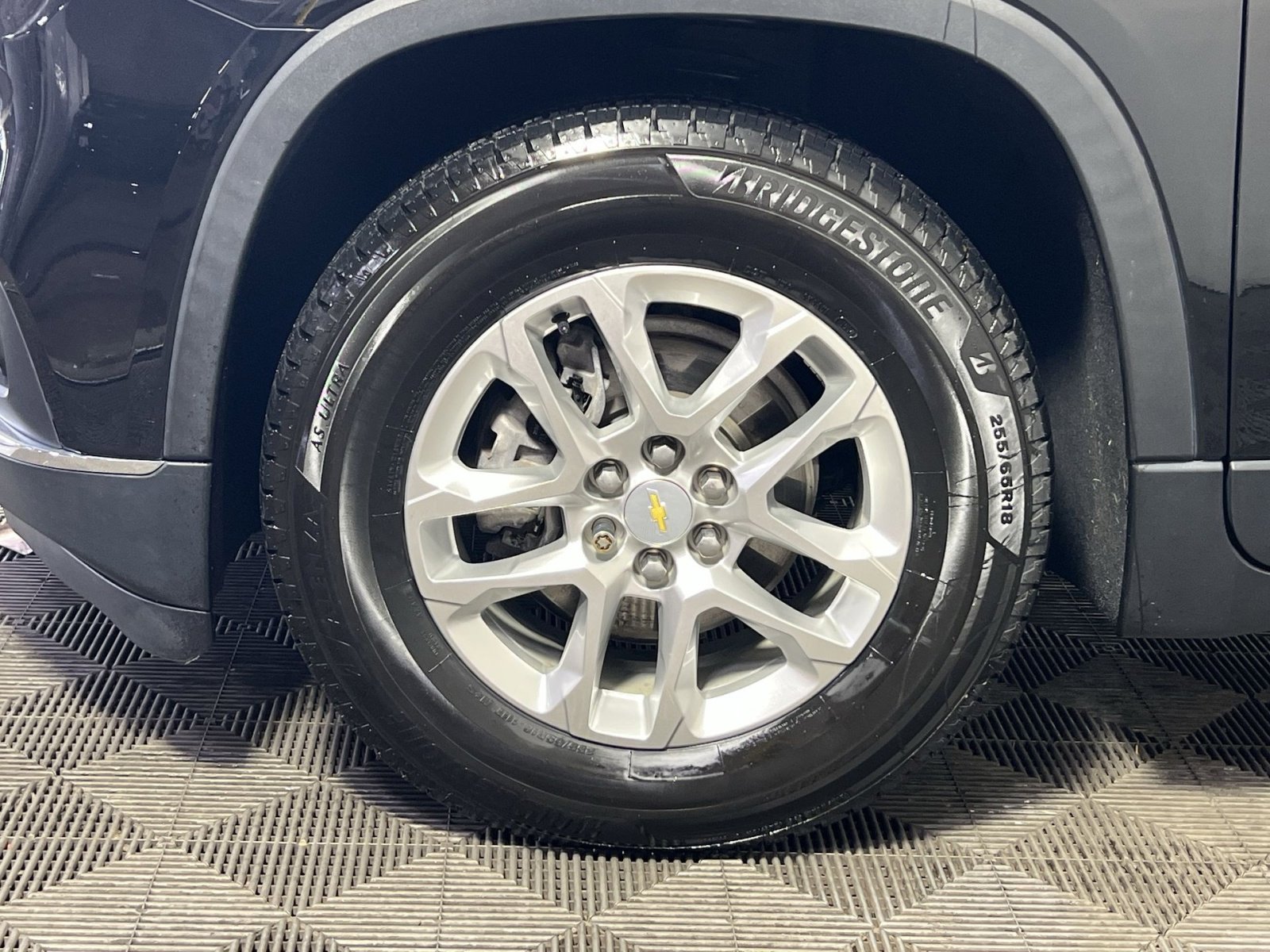 Used 2020 Chevrolet Traverse LT w/ Driver Confidence II Package AWD/4WD image 13