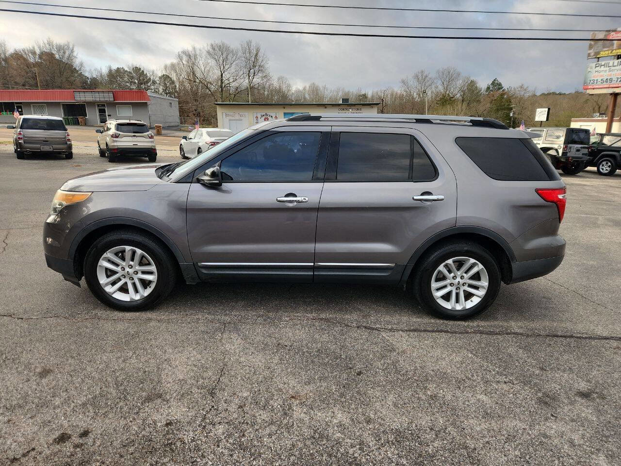 Used 2014 Ford Explorer XLT w/ Equipment Group 202A image 6