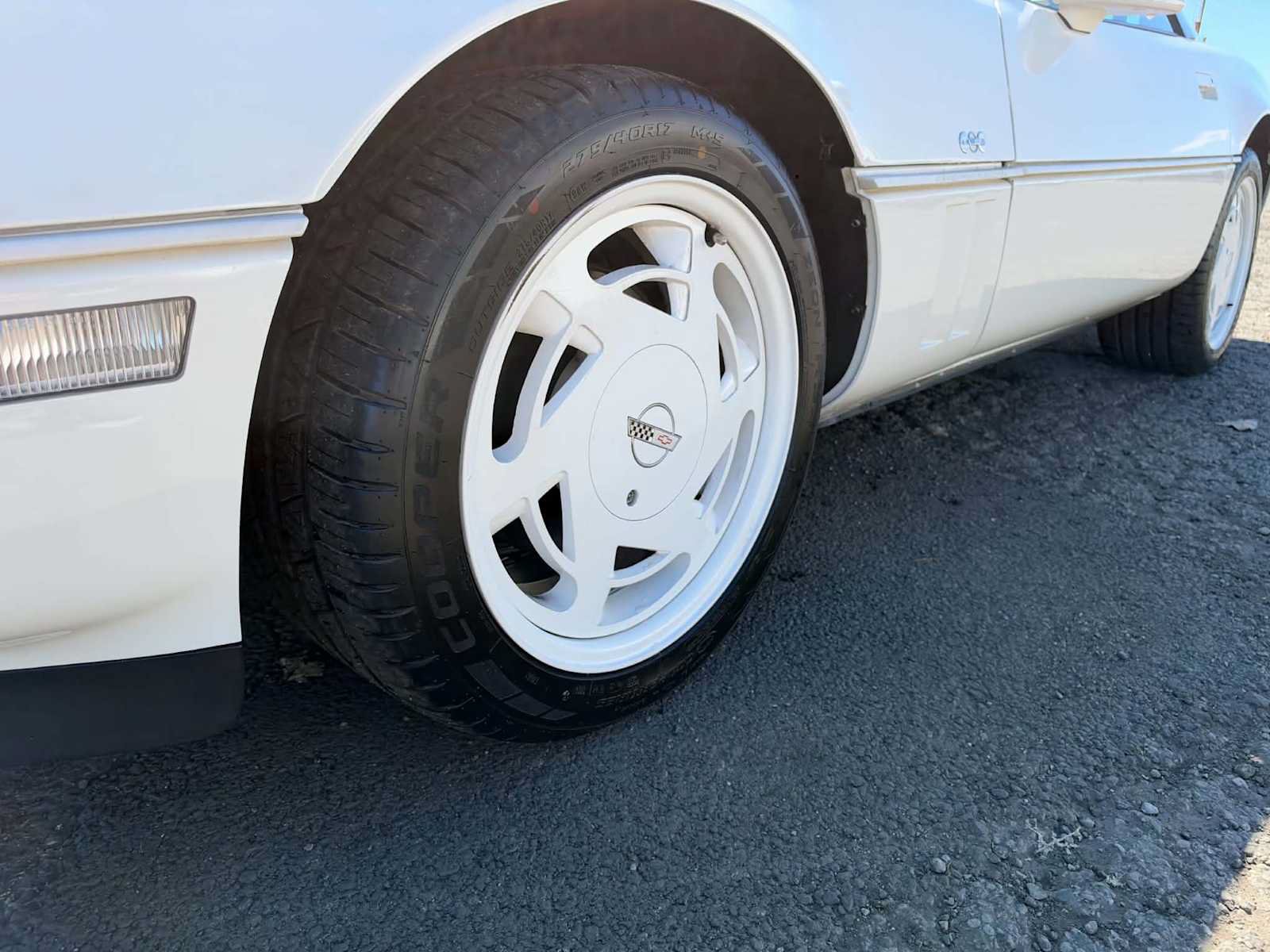 Used 1988 Chevrolet Corvette Coupe RWD image 9