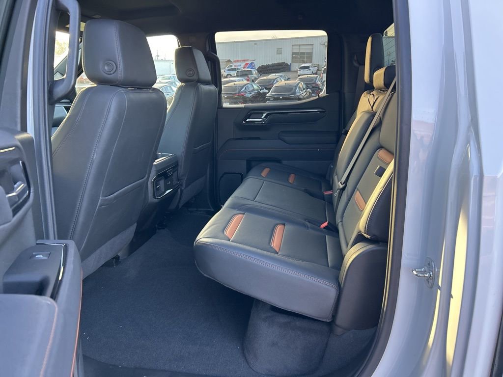 Used 2025 GMC Sierra 1500 AT4 image 10