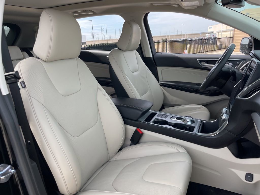 Used 2022 Ford Edge Titanium w/ Equipment Group 301A image 30