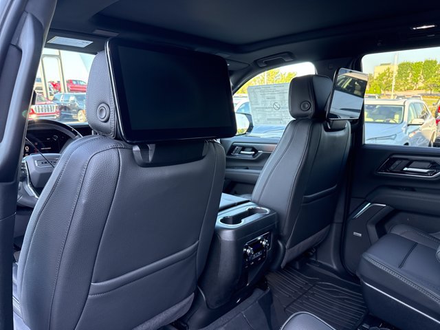New 2026 GMC Yukon Denali w/ Denali Reserve Package AWD/4WD image 8