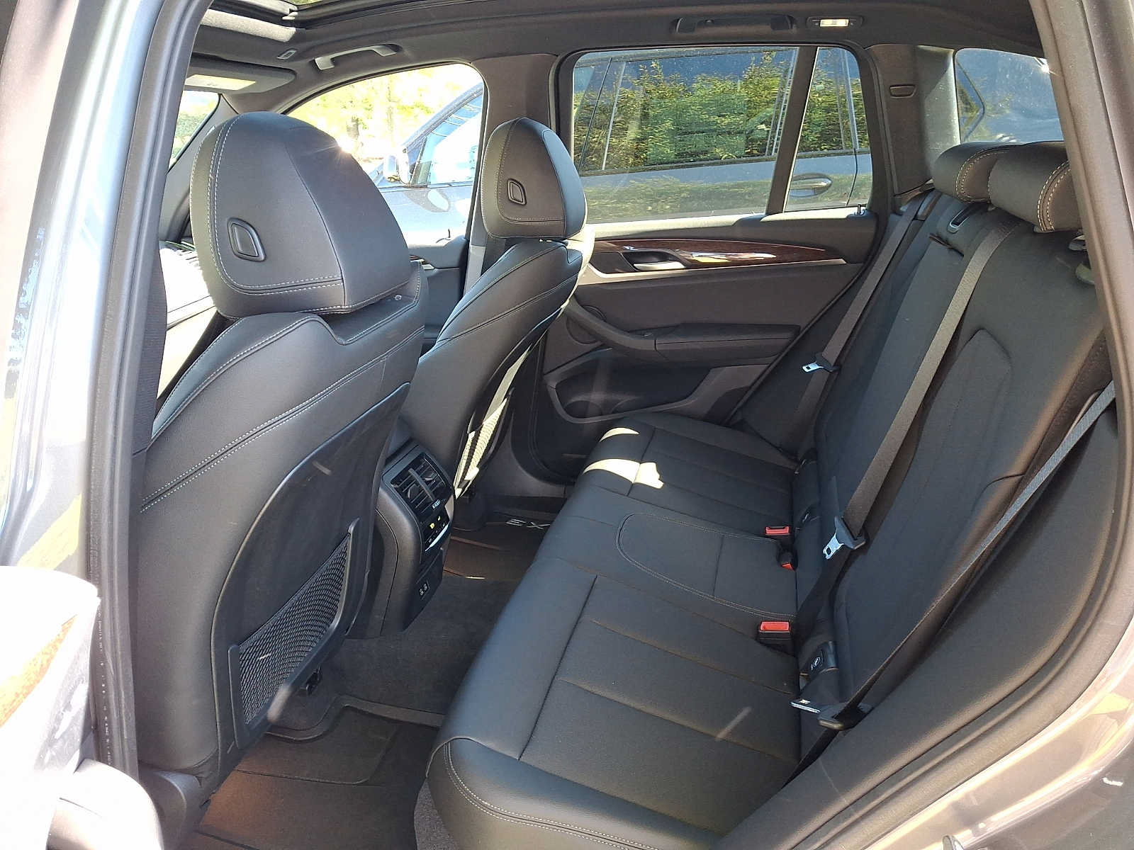 Used 2024 BMW X3 xDrive30i w/ Premium Package w/ZPA AWD/4WD image 10