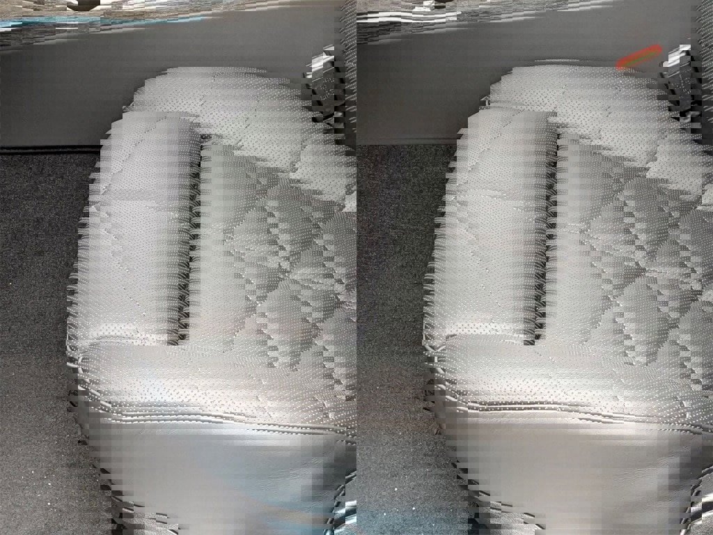 New 2025 BMW 740i xDrive w/ Premium Package image 8