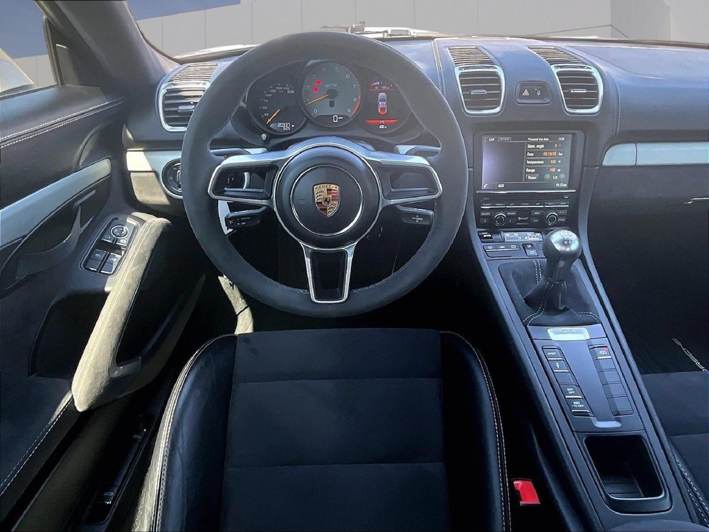 Certified 2016 Porsche Cayman GT4 RWD image 13