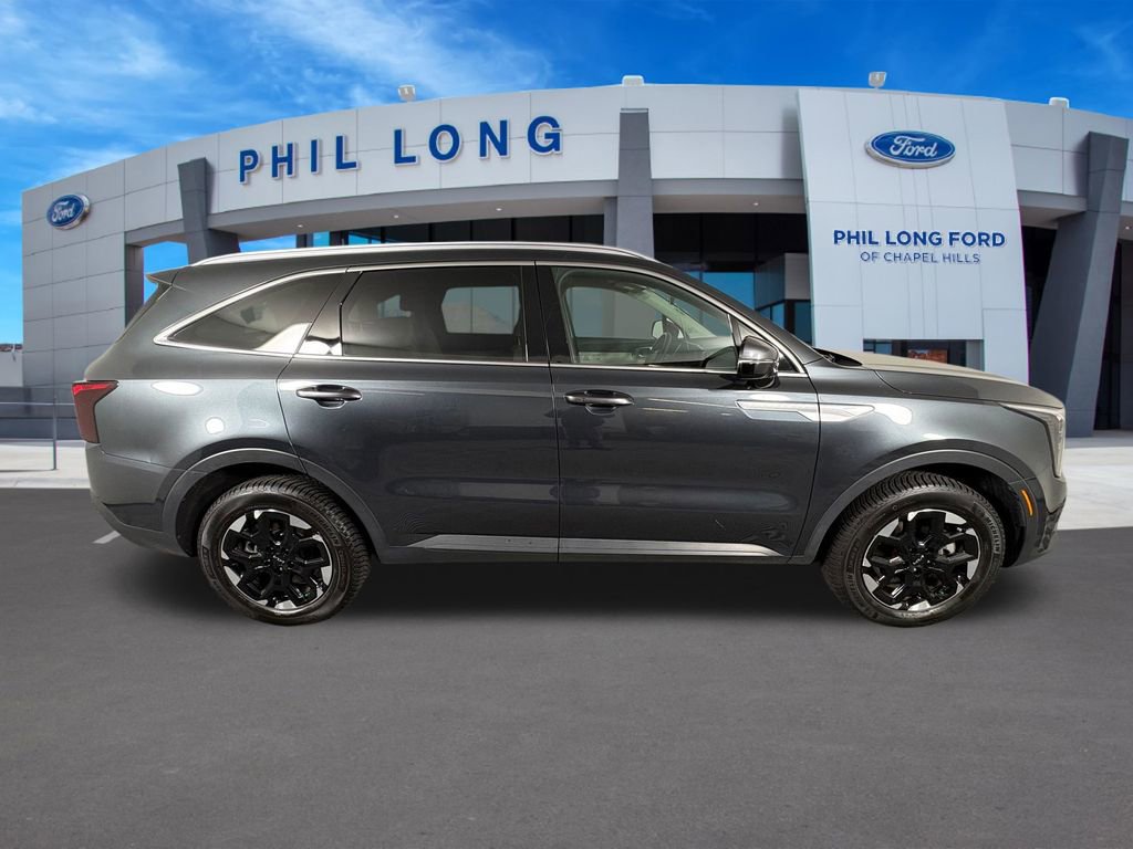 Used 2025 Kia Sorento S AWD/4WD image 6