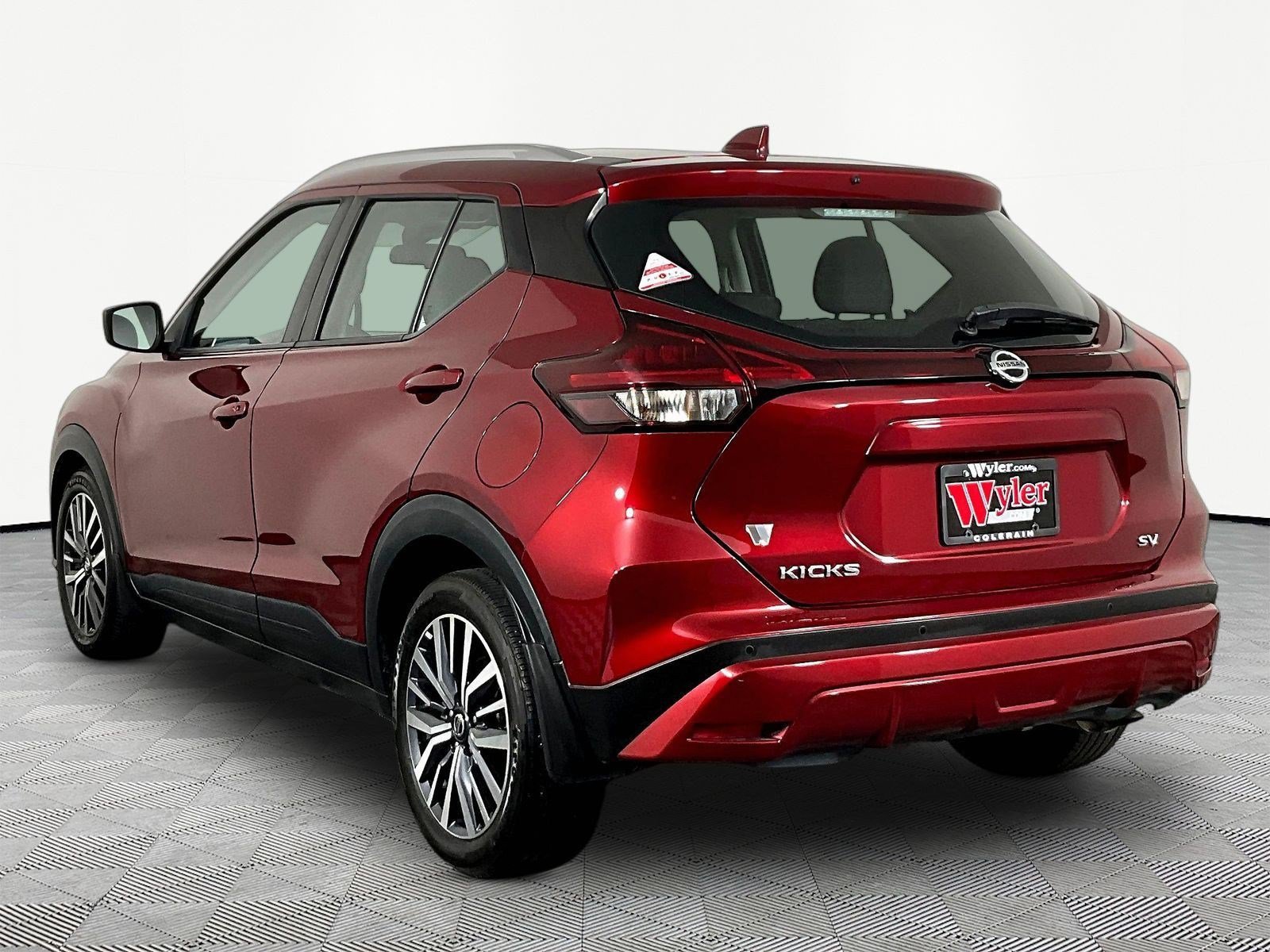 Used 2021 Nissan Kicks SV FWD image 4