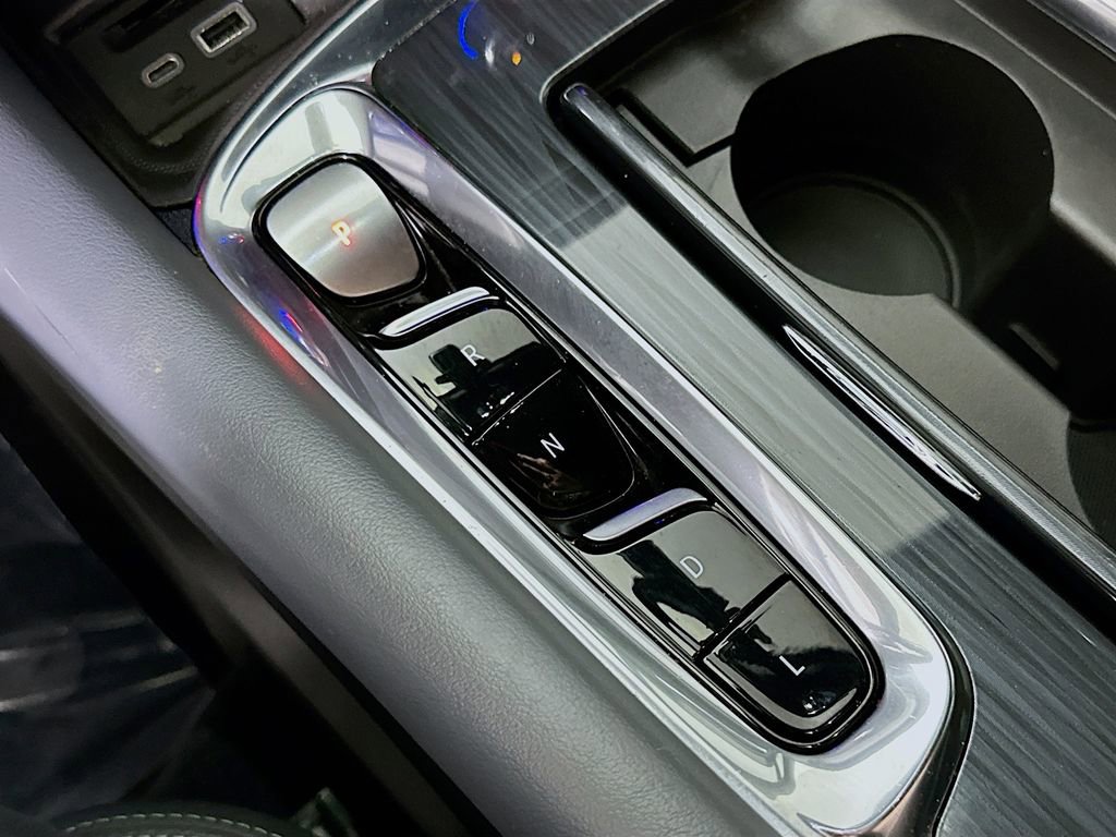 Used 2024 Buick Enclave Essence w/ Technology Package image 32