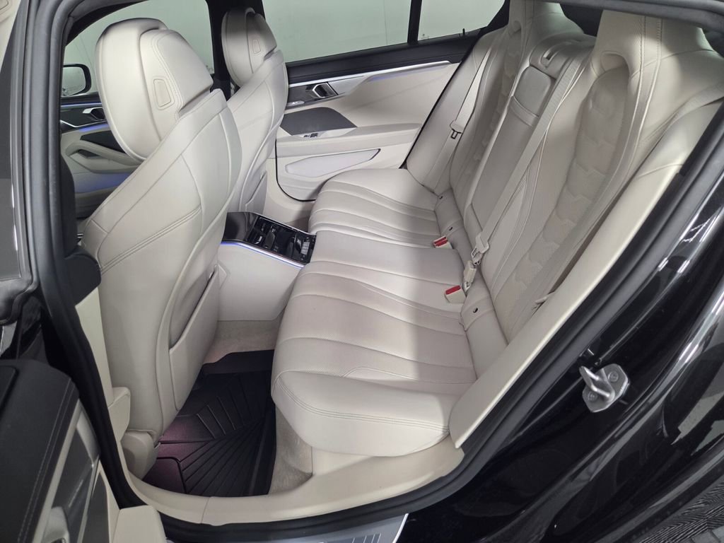 Used 2022 BMW M850i Gran Coupe xDrive image 25