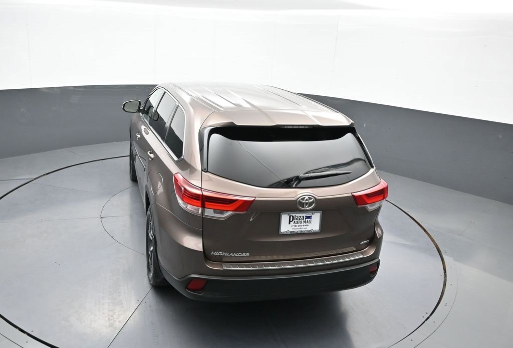 Certified 2018 Toyota Highlander LE image 39