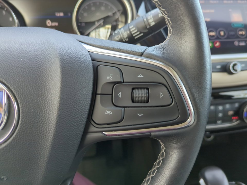 Used 2020 Buick Encore GX Essence w/ Experience Buick Package image 24