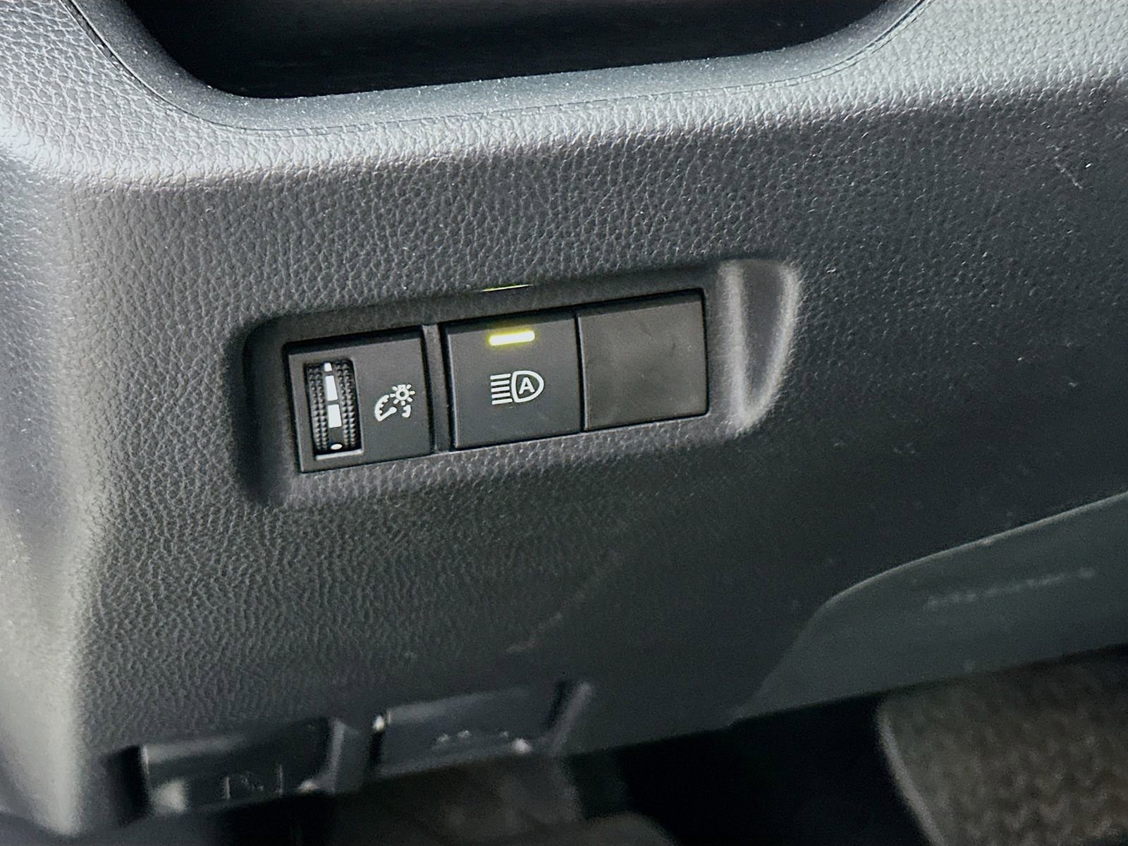 Certified 2025 Toyota RAV4 XLE AWD/4WD image 10
