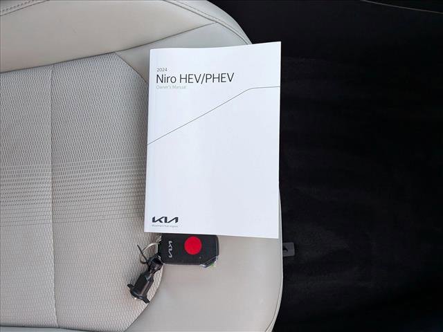 Used 2024 Kia Niro EX Touring FWD image 24