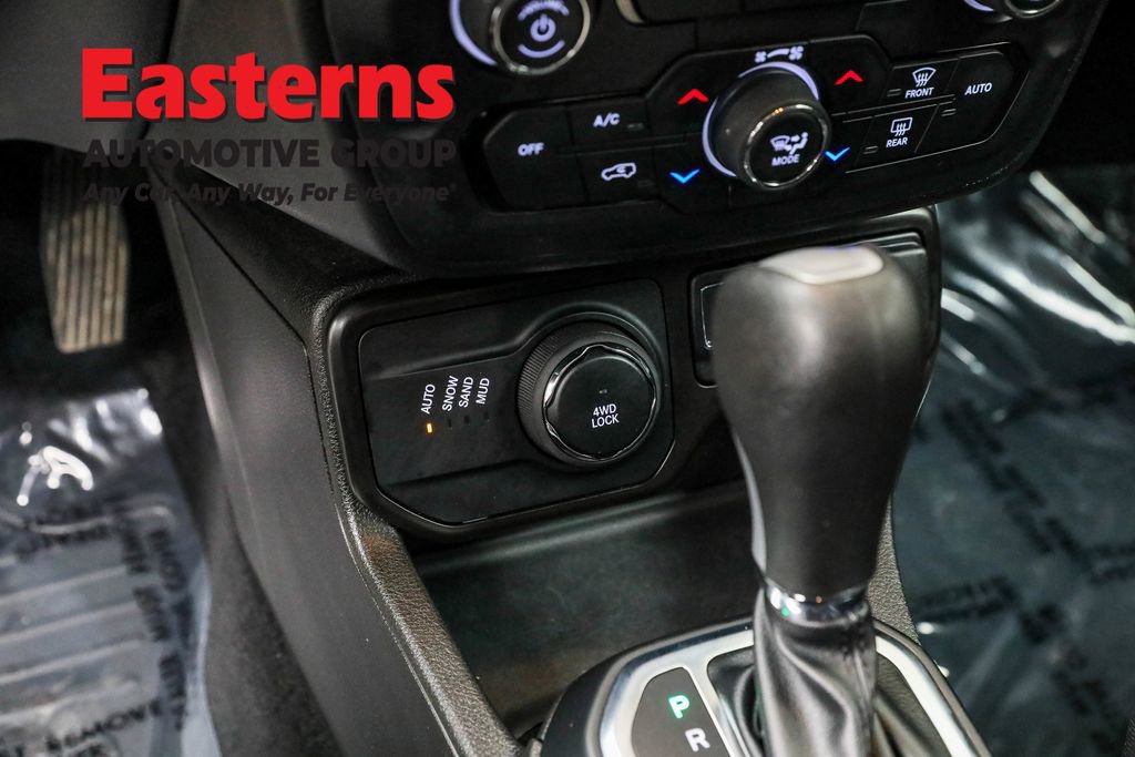 Used 2023 Jeep Renegade Latitude image 21