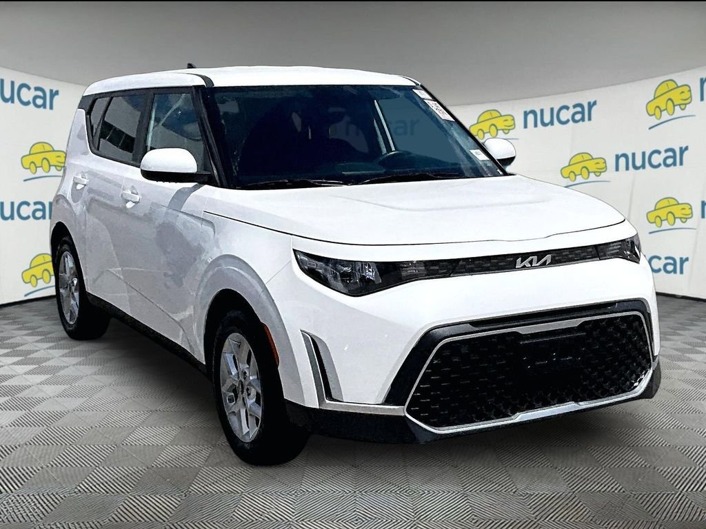 Used 2023 Kia Soul LX w/ LX Technology Package FWD image 1