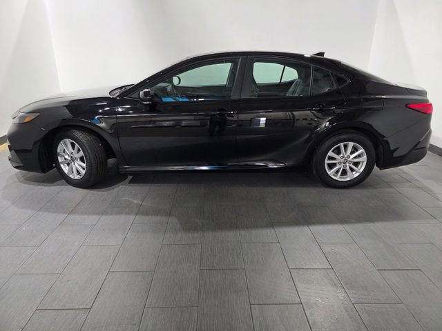 Used 2025 Toyota Camry LE w/ Convenience Package FWD image 2