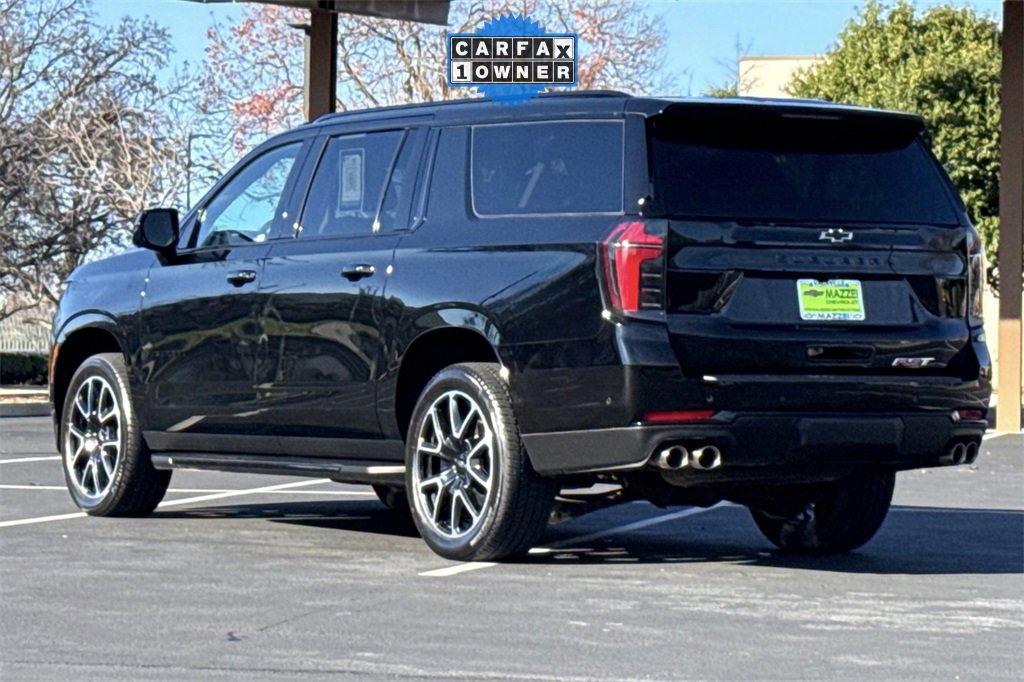 Used 2025 Chevrolet Suburban RST image 3