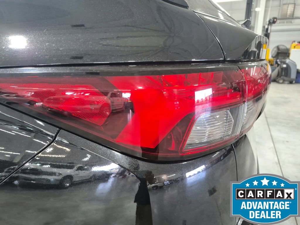 Used 2024 Mitsubishi Outlander SEL AWD/4WD image 32