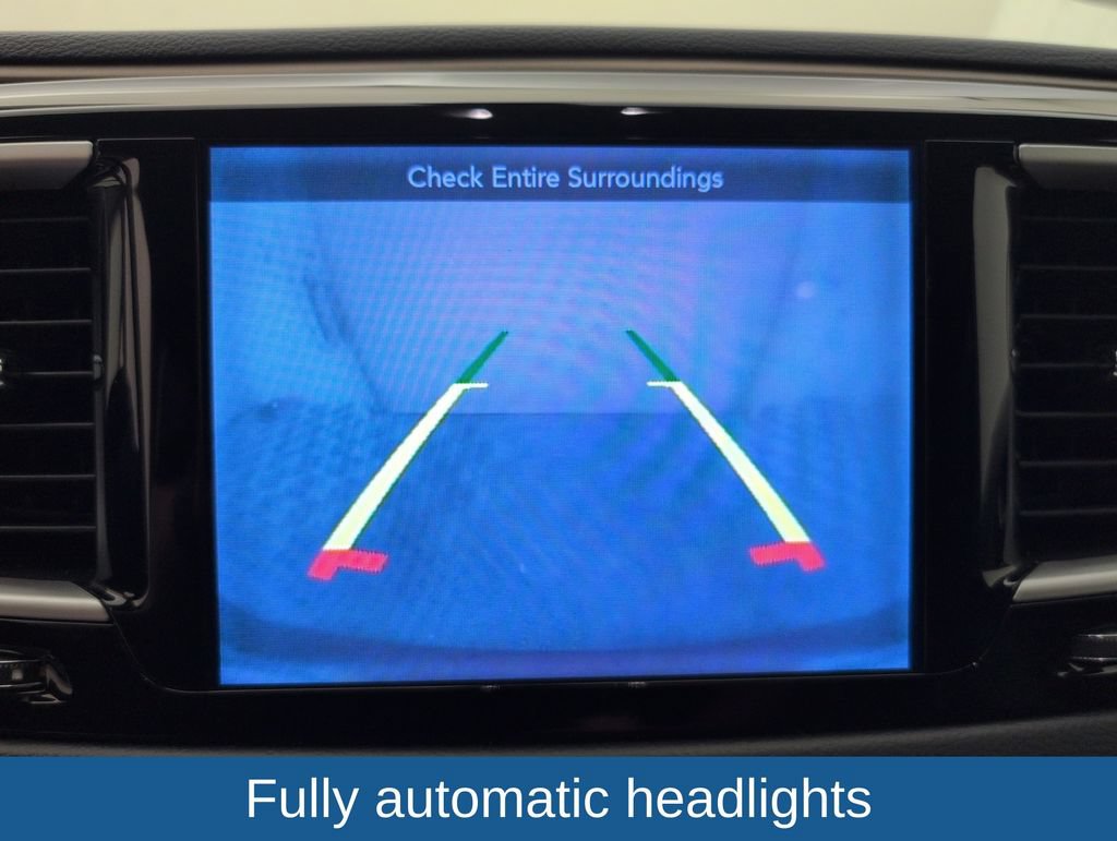 Used 2017 Chrysler Pacifica Touring-L FWD image 23