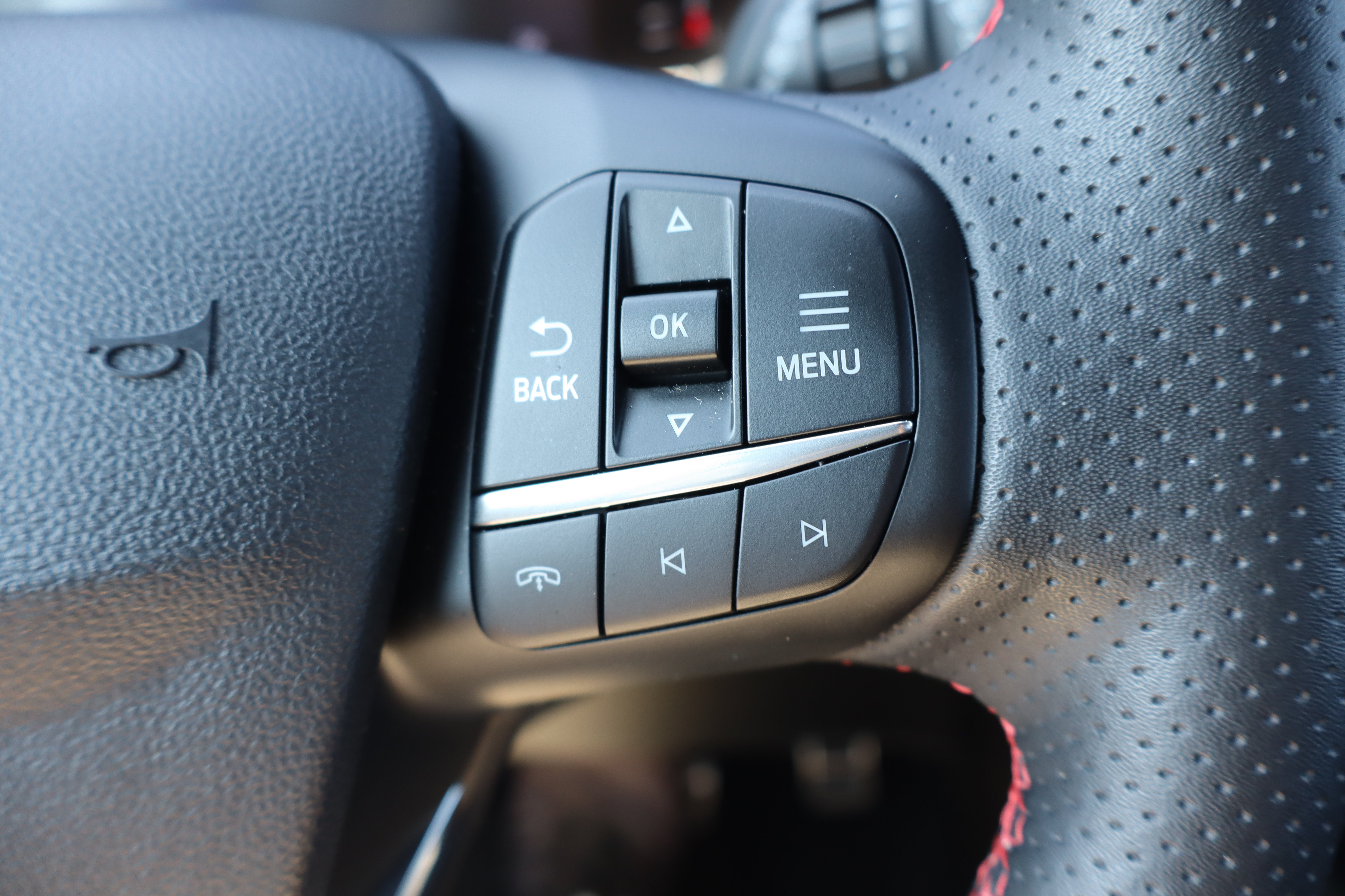 Used 2024 Ford Escape ST-Line w/ Tech Pack #1 AWD/4WD image 16