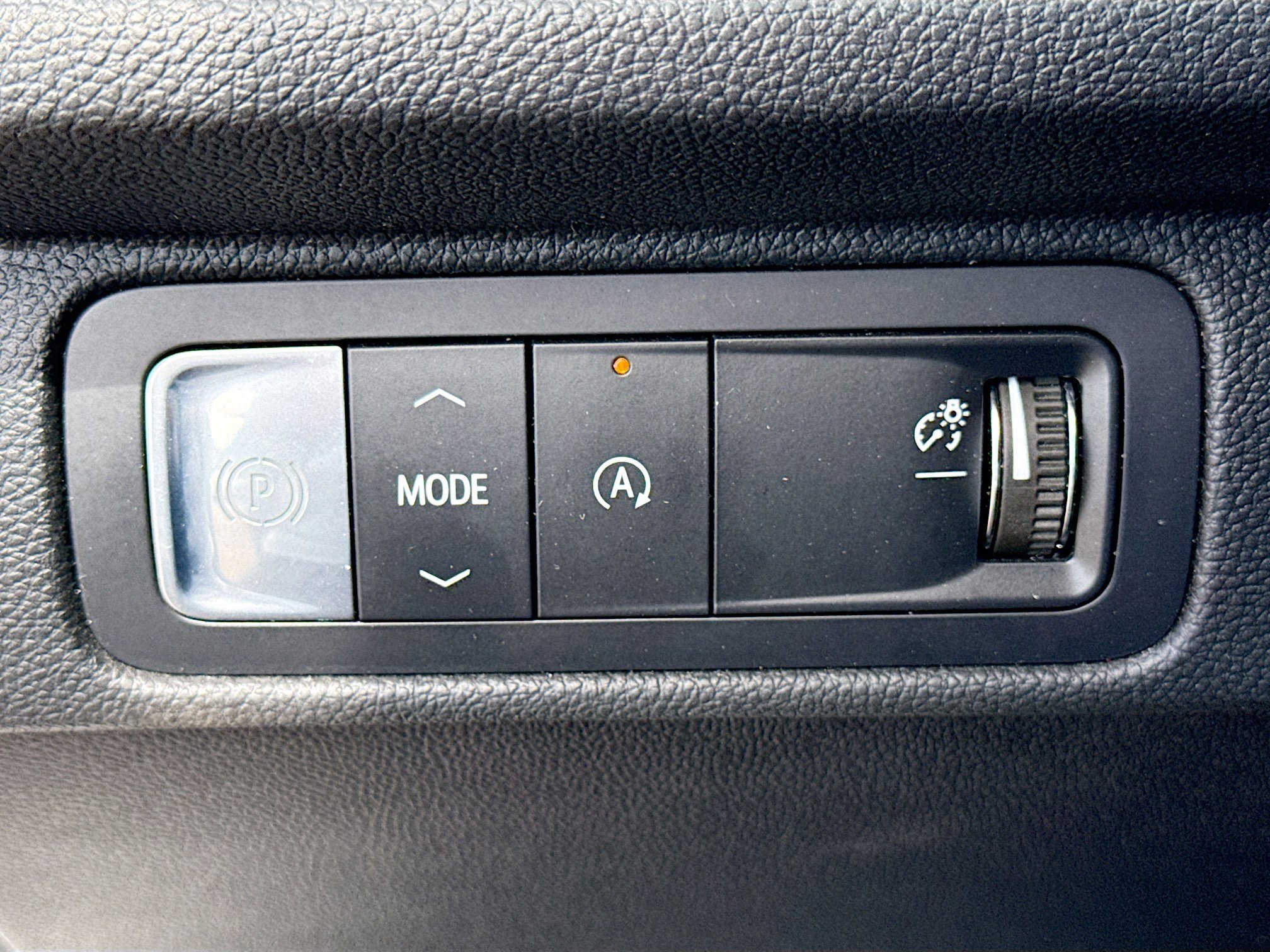 Used 2025 Chevrolet Traverse LT image 36