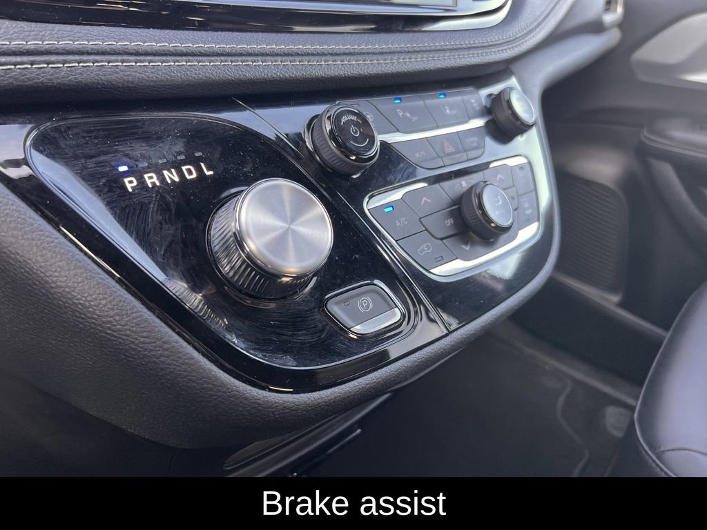 Used 2024 Chrysler Pacifica Select image 21