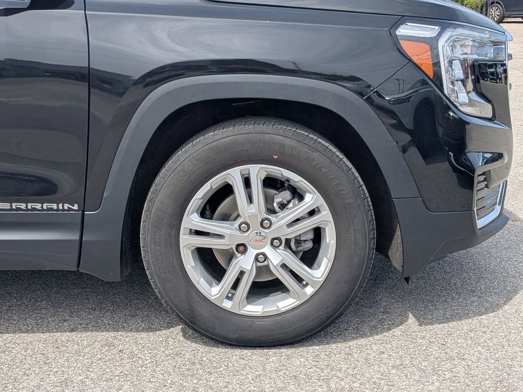 Used 2024 GMC Terrain SLE FWD image 11