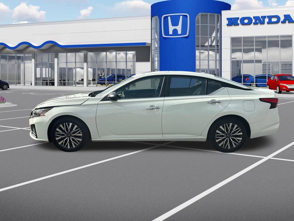 Used 2025 Nissan Altima 2.5 SV image 5