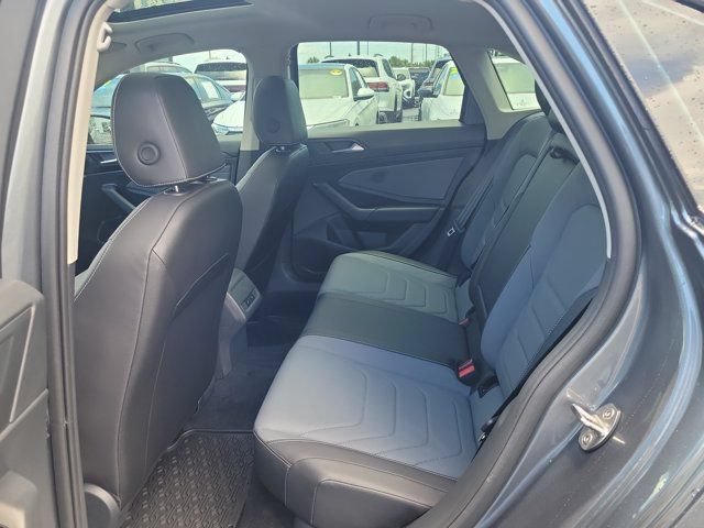 Certified 2025 Volkswagen Jetta SEL FWD image 13