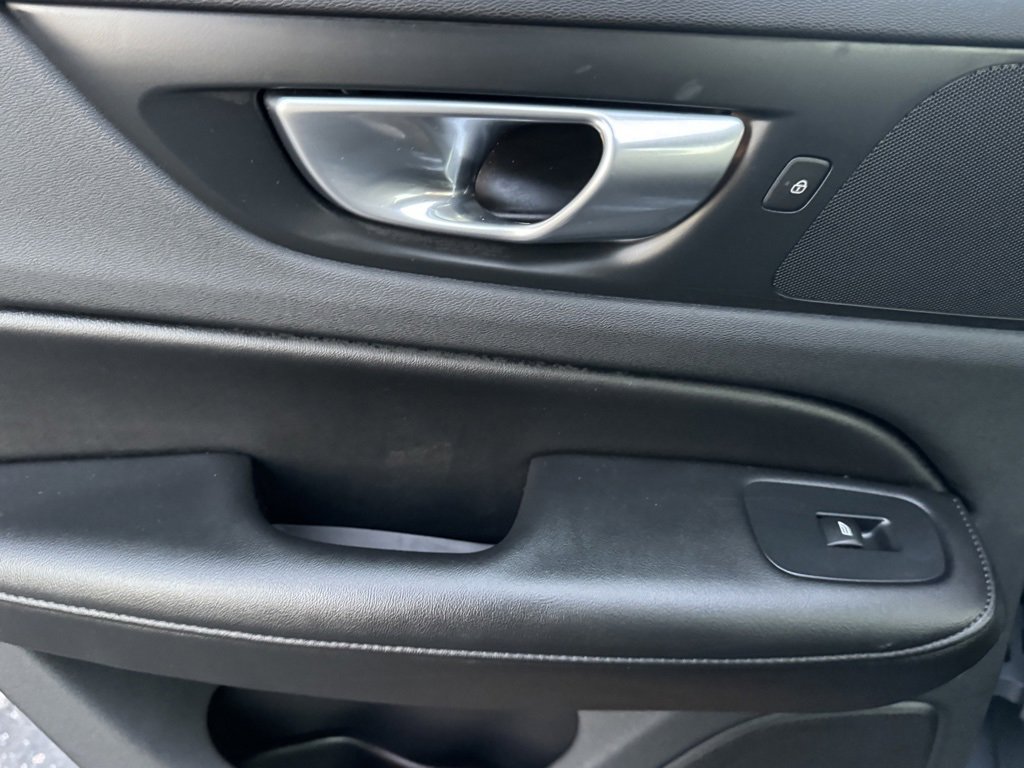 Used 2024 Volvo S60 B5 Plus image 23