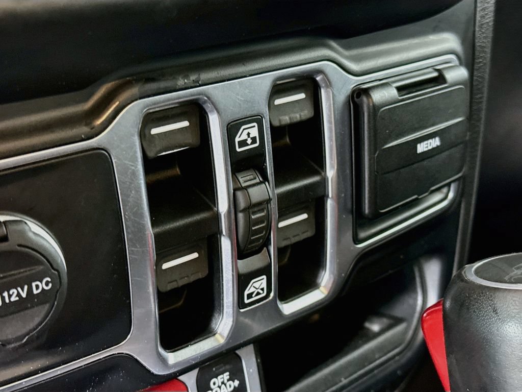 Used 2020 Jeep Gladiator Rubicon AWD/4WD image 17