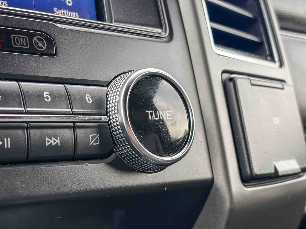 Used 2021 Ford Expedition Max XLT image 34