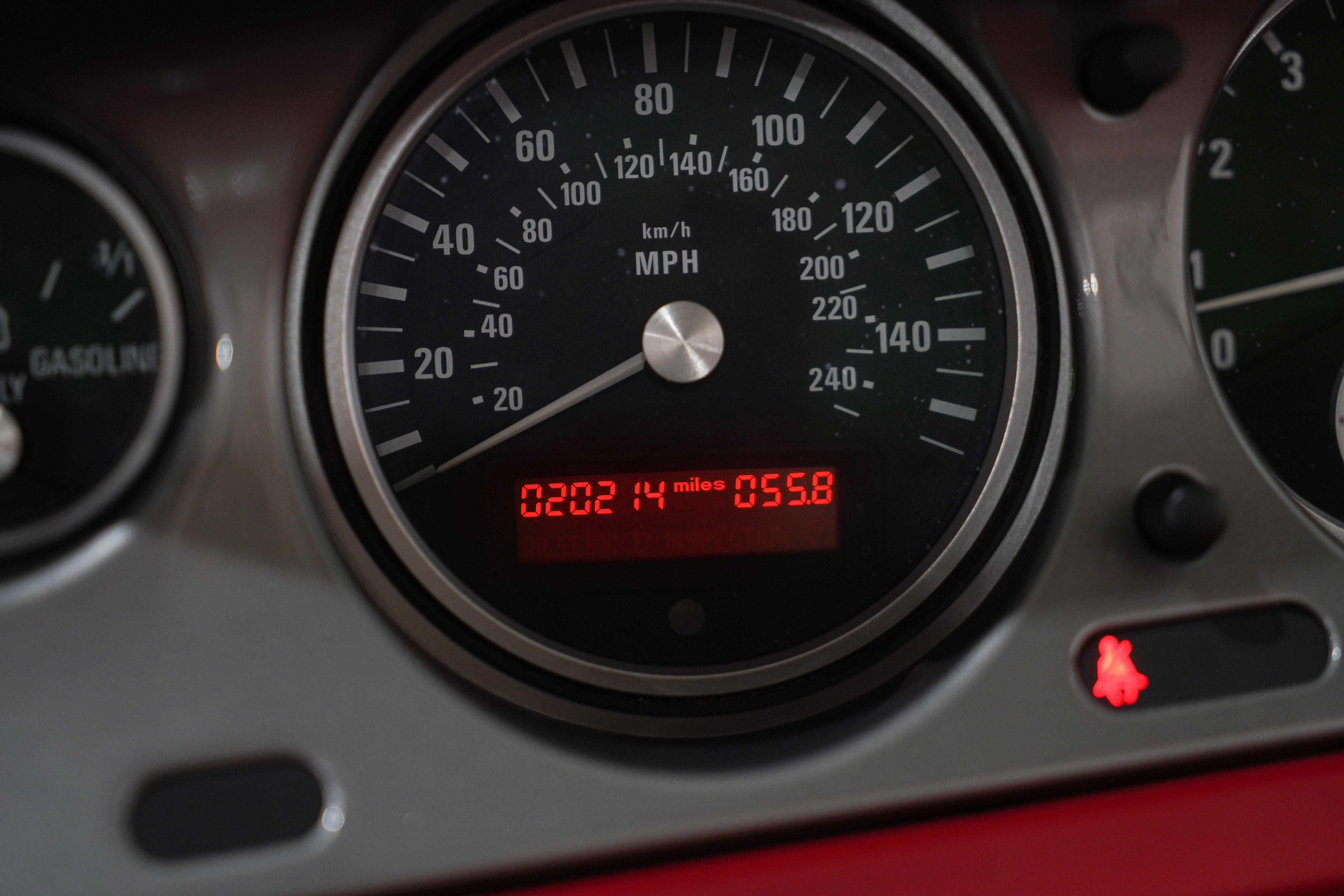 Used 2000 BMW Z8 RWD image 39
