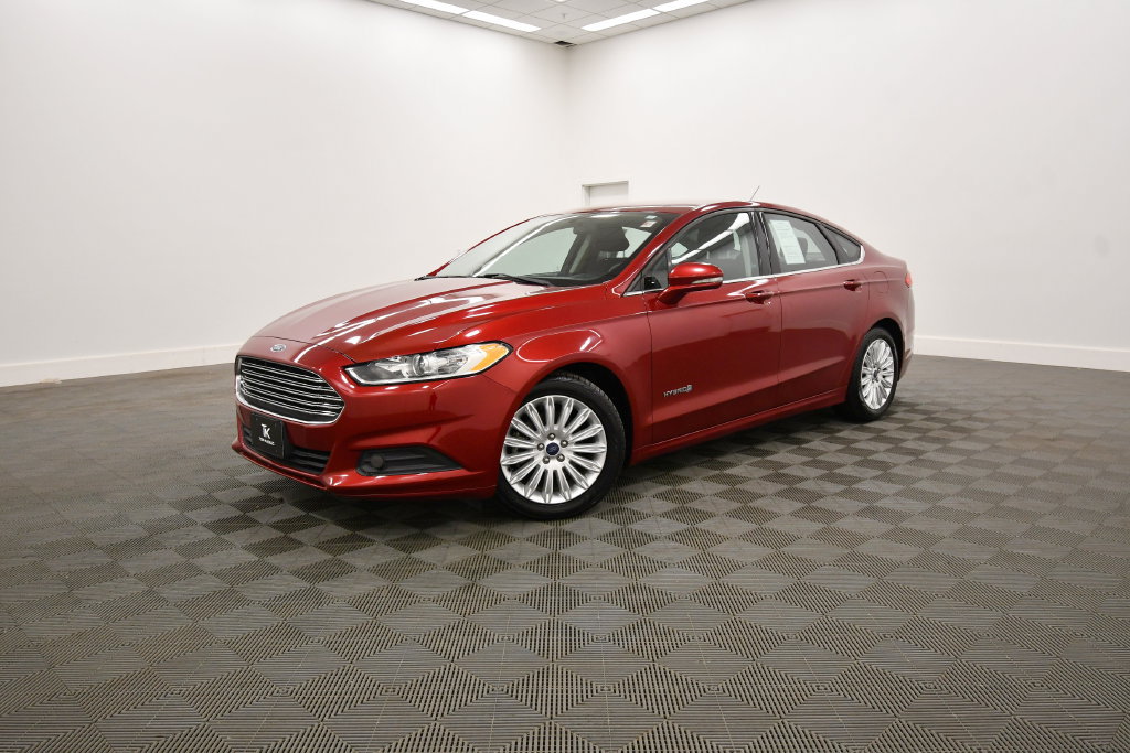 Used 2016 Ford Fusion SE FWD image 2