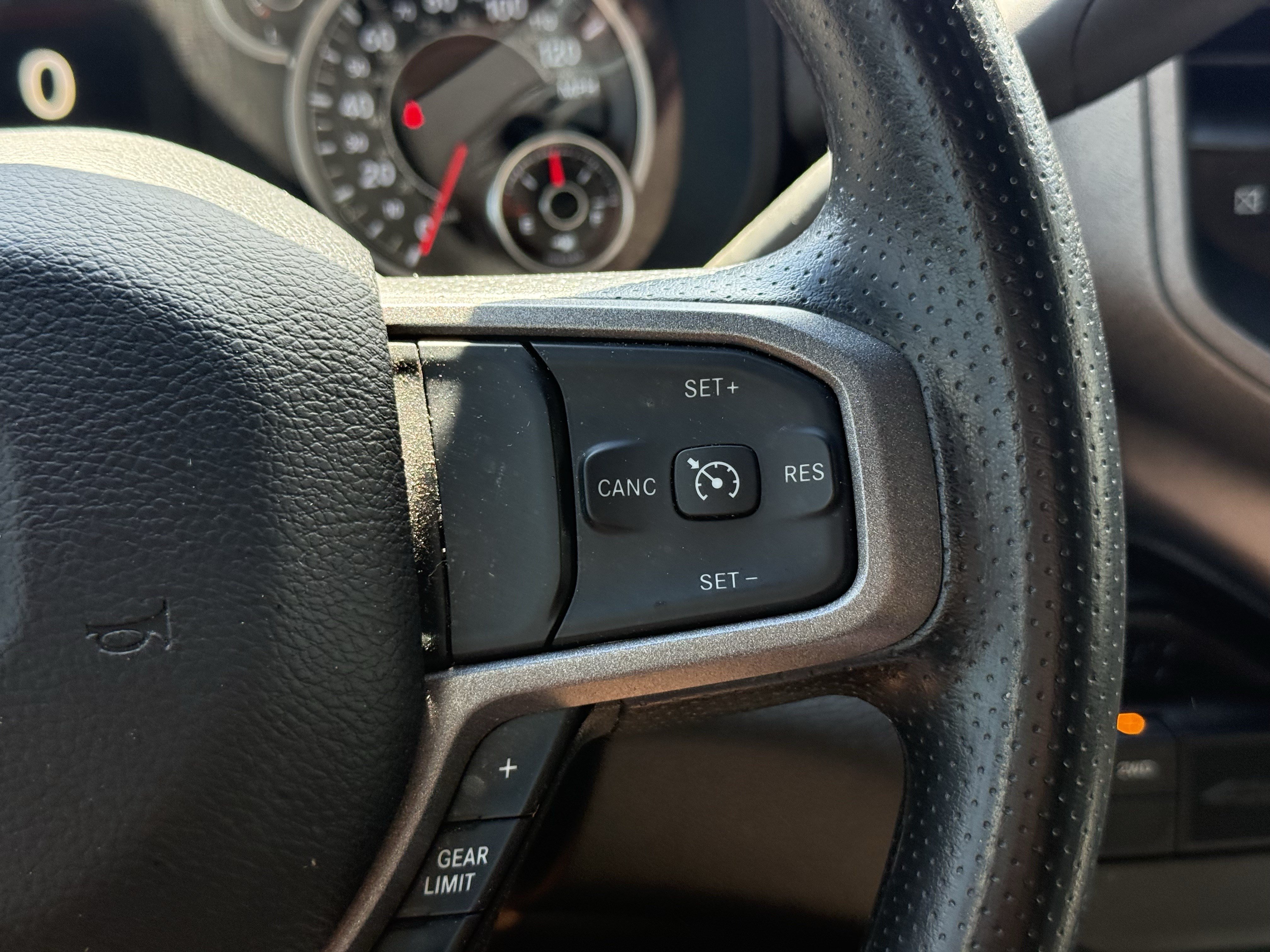 Used 2024 RAM 2500 Tradesman w/ Chrome Appearance Group AWD/4WD image 17