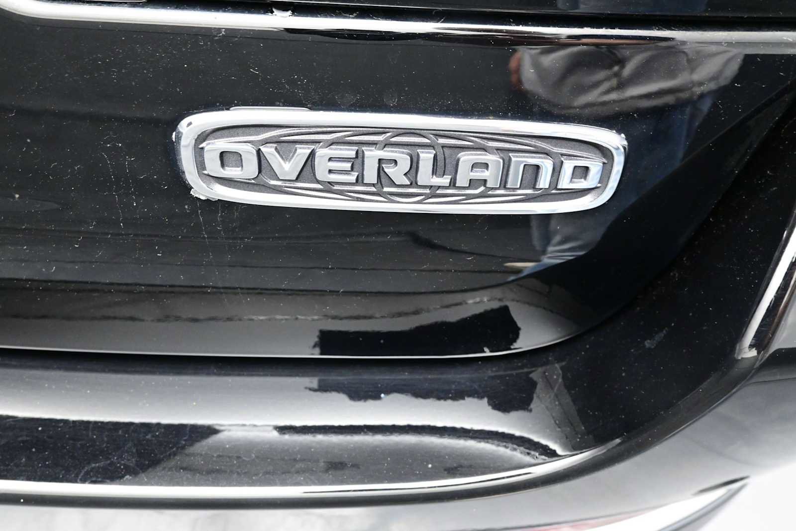Used 2023 Jeep Grand Cherokee Overland w/ Luxury Tech Group IV AWD/4WD image 50