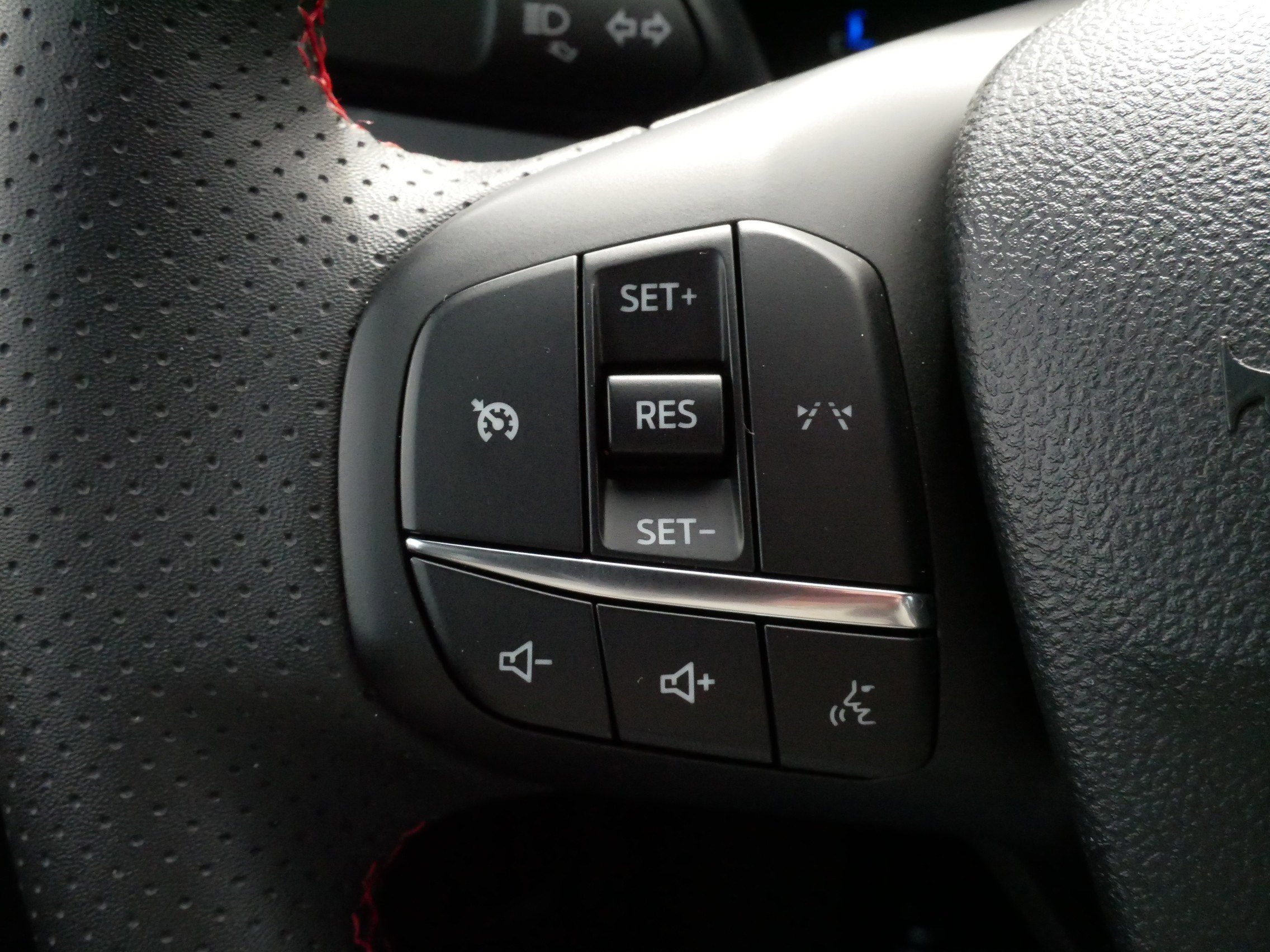 Used 2025 Ford Escape ST-Line AWD/4WD image 27