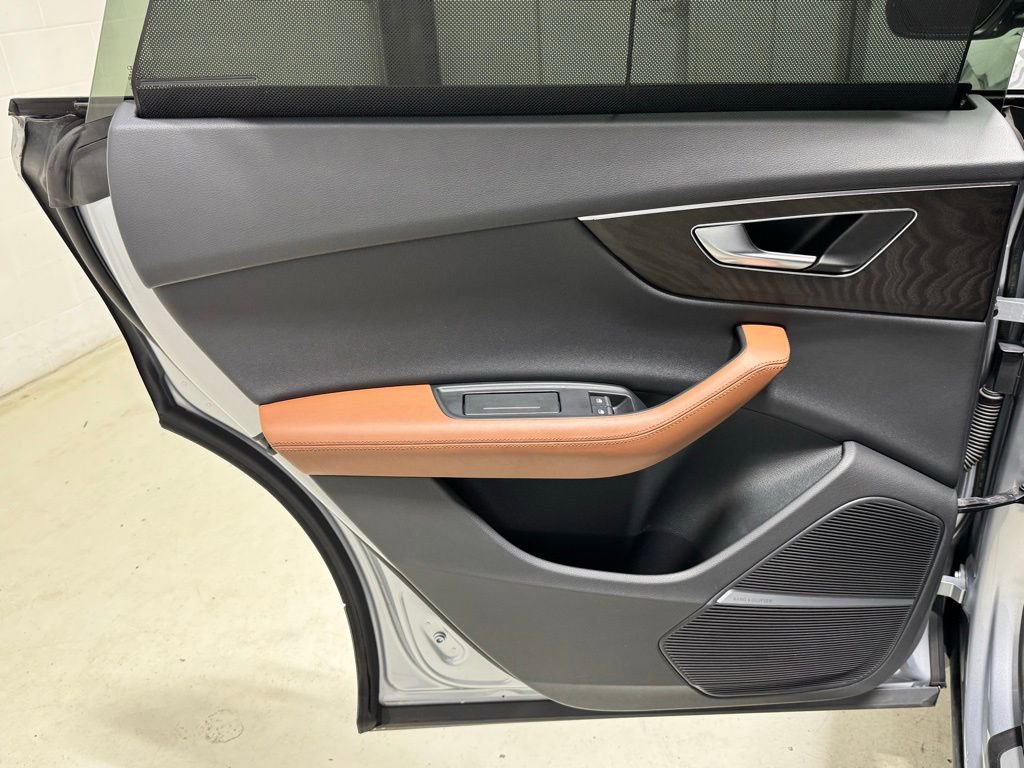 Used 2022 Audi Q8 Prestige image 38