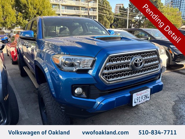 Used 2016 Toyota Tacoma TRD Sport RWD image 1
