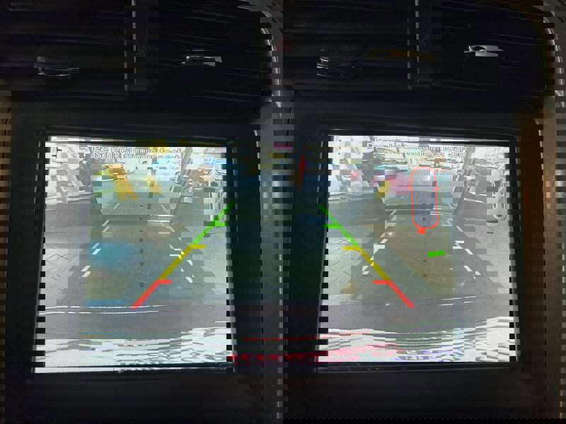 Used 2018 Ford Fusion SE w/ Fusion SE Technology Package image 16