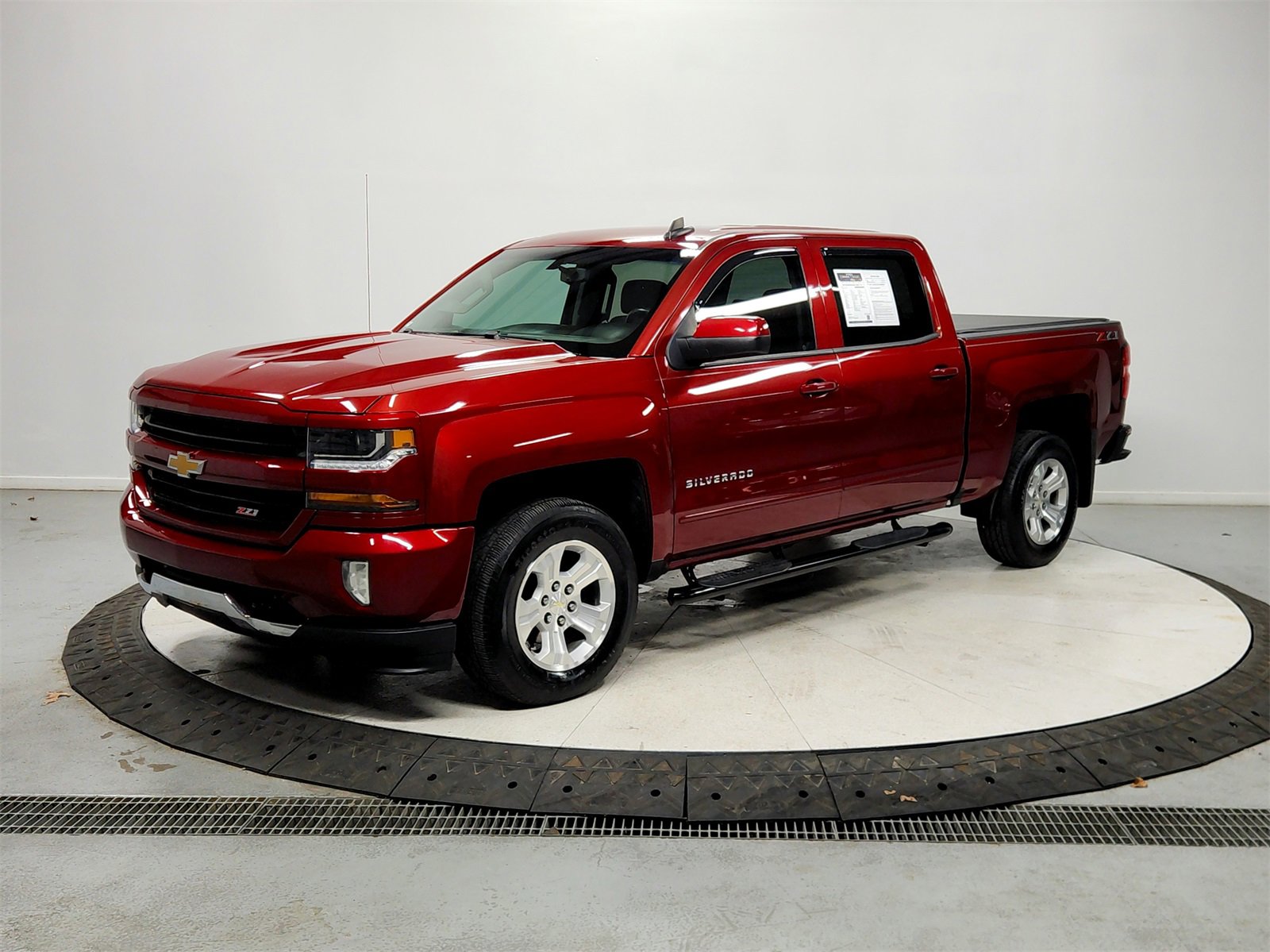 Used 2018 Chevrolet Silverado 1500 LT w/ All Star Edition image 3