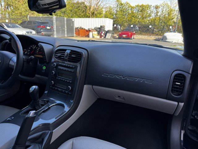 Used 2006 Chevrolet Corvette Coupe w/ Performance Package image 28